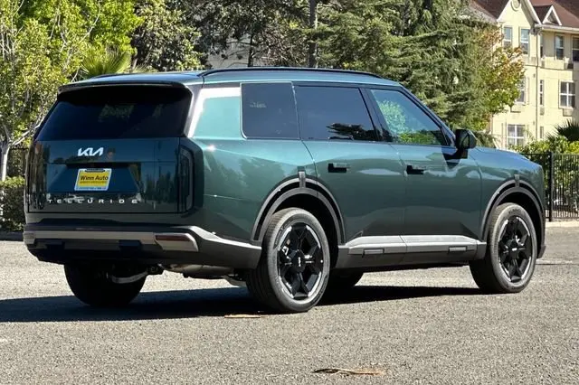 2027 Kia Telluride EX FWD photo 3