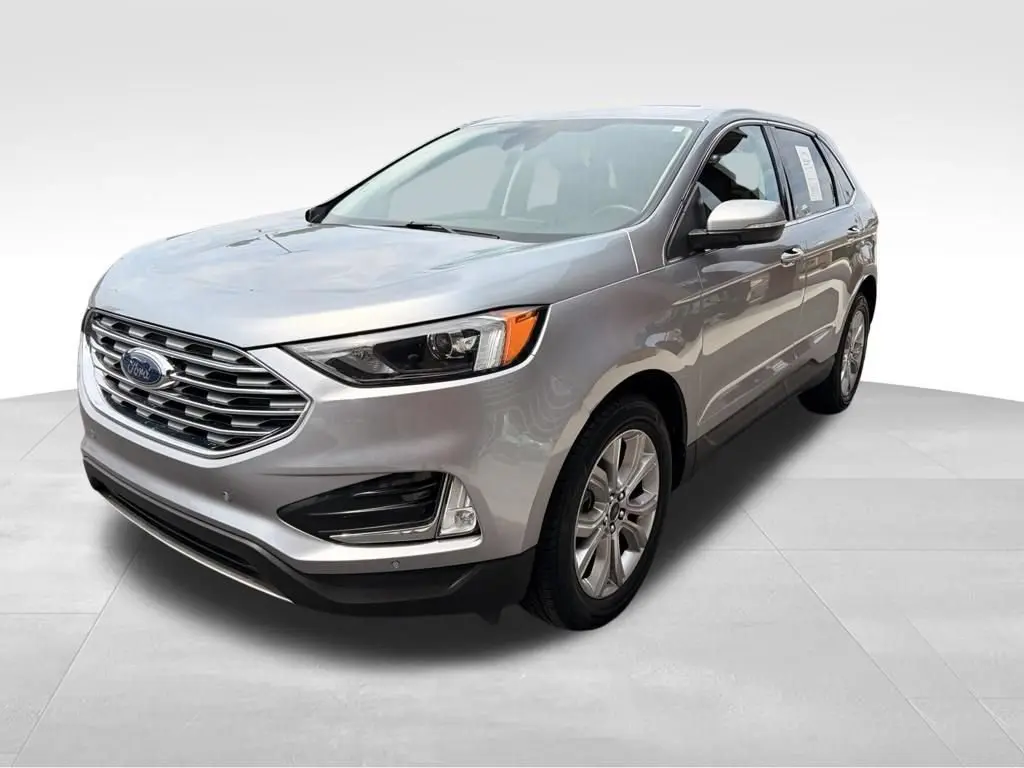 2022 Ford Edge Titanium AWD photo 3