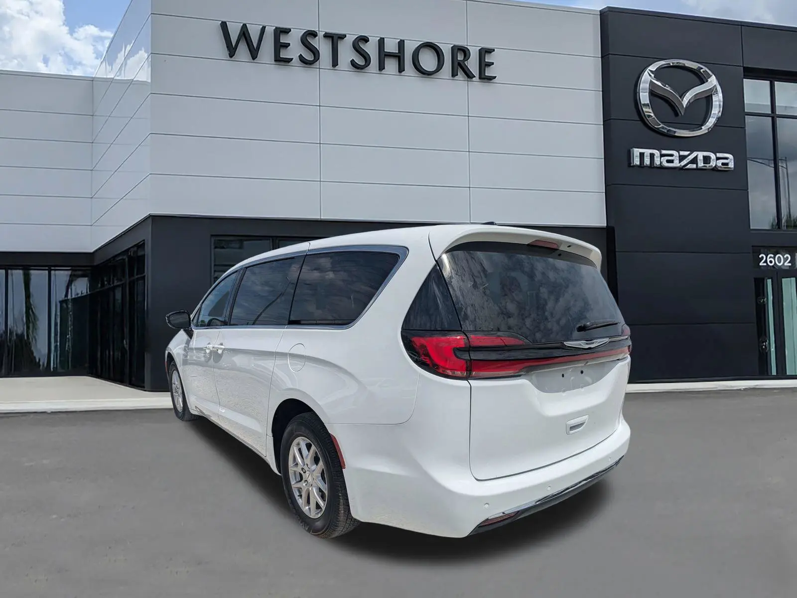 2025 Chrysler Pacifica Select photo 5