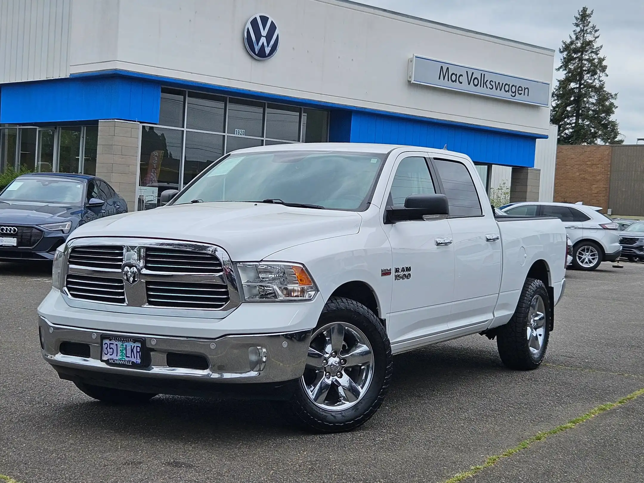2016 RAM 1500 Big Horn 4x4 Crew Cab 6'4's photo