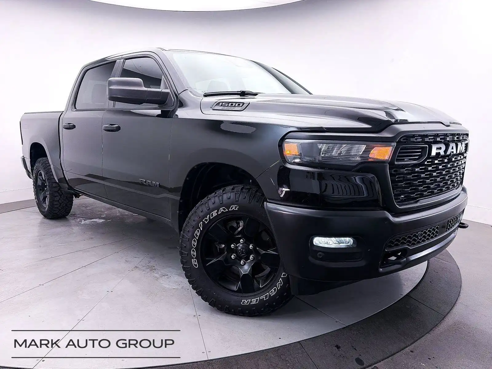 2025 RAM 1500 Warlock 4WD Crew Cab 5'7's photo
