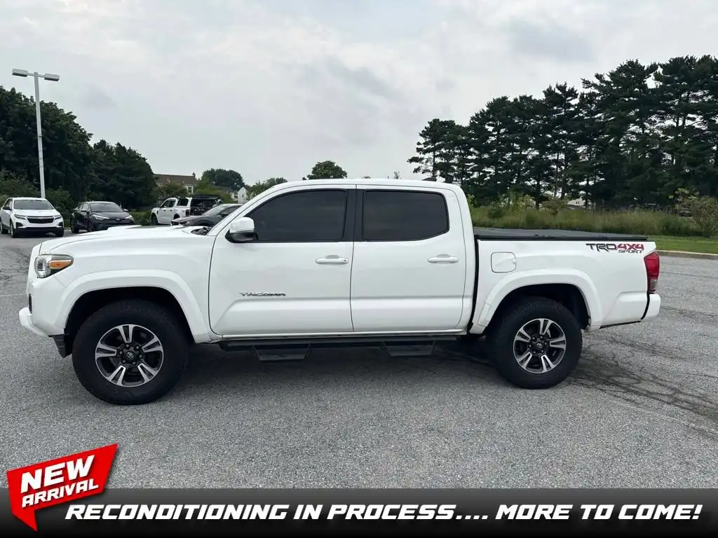 2017 Toyota Tacoma TRD Sport Double Cab 4x4 V6 Auto SB's photo