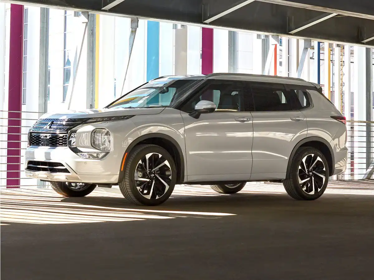 2022 Mitsubishi Outlander SE S-AWC's photo