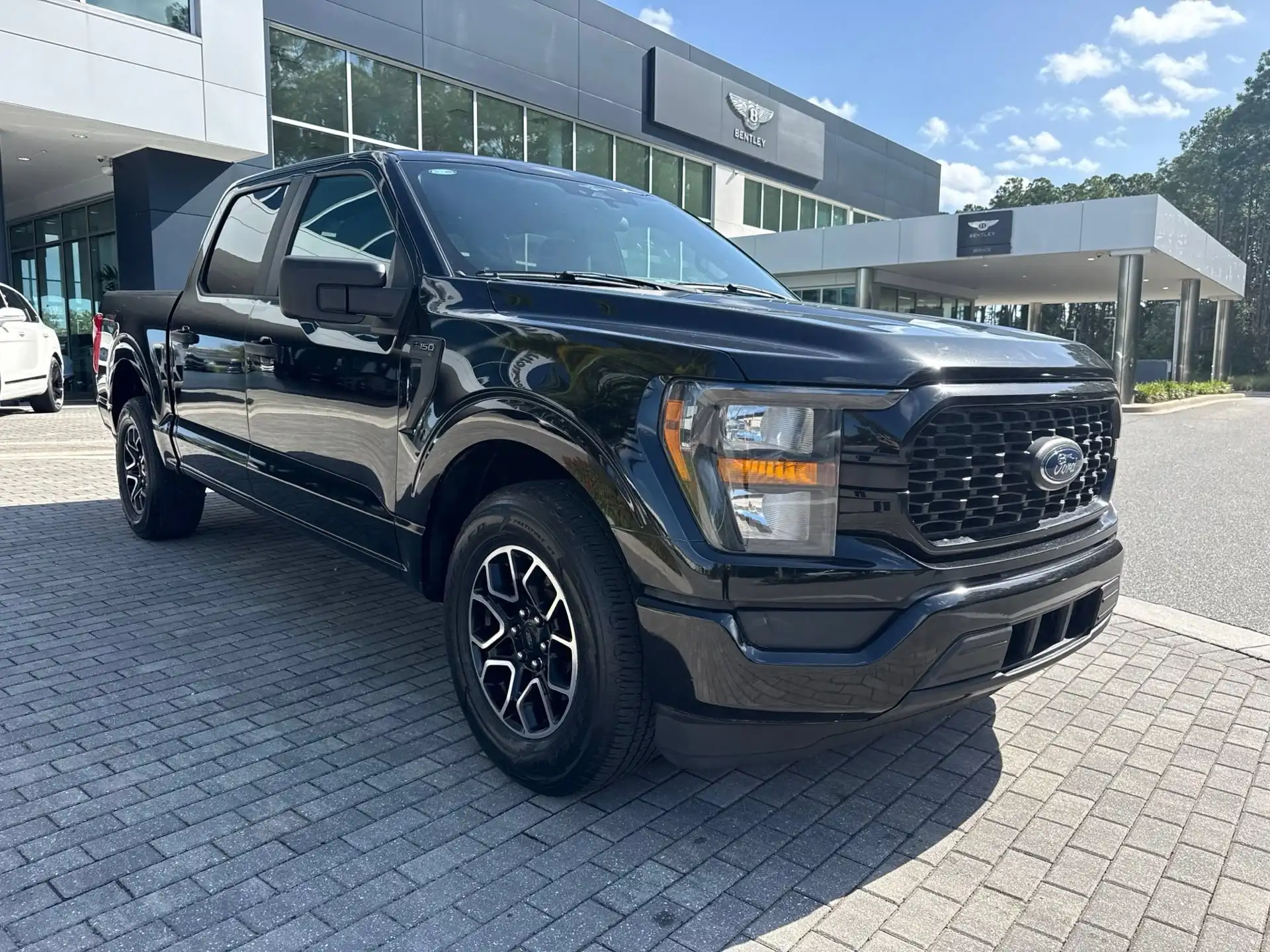 2023 Ford F-150 XL SuperCrew 5-1/2' Box's photo