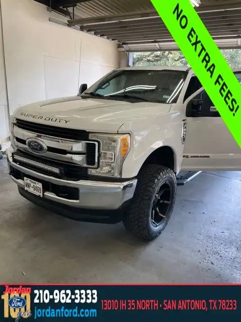 2017 Ford F-250 XLT 4WD Crew Cab 8' Box's photo