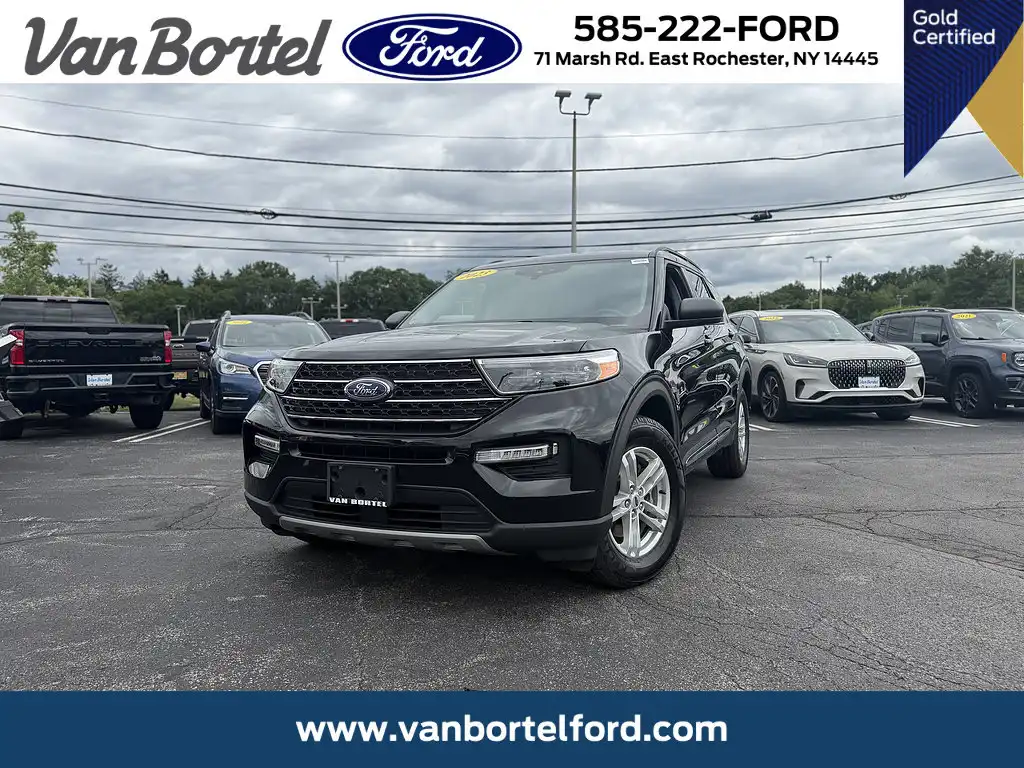 2023 Ford Explorer XLT 4WD's photo