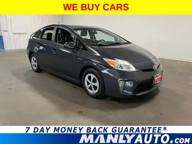 2015 Toyota Prius Three's photo