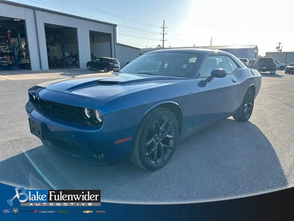2022 Dodge Challenger SXT Auto's photo