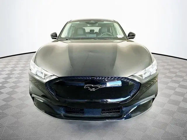 2025 Ford Mustang-Mach-e Select photo 5