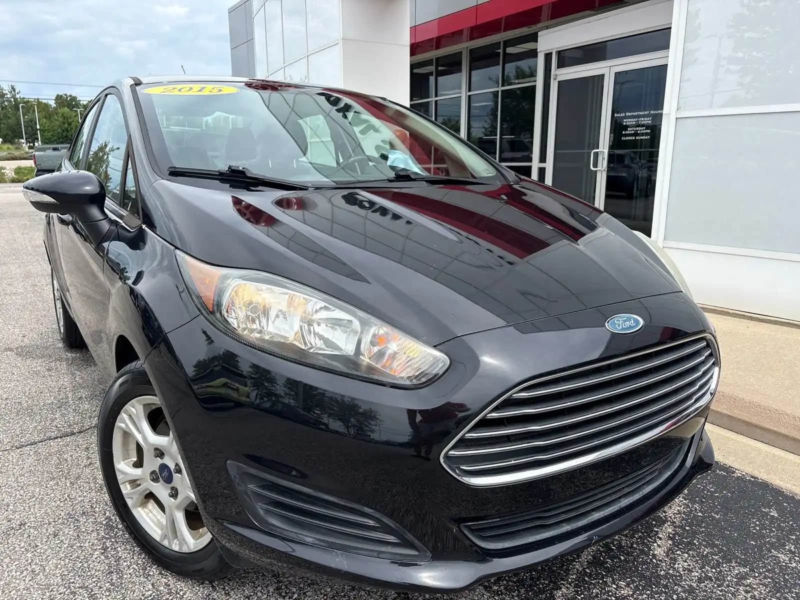 2015 Ford Fiesta SE Sedan's photo
