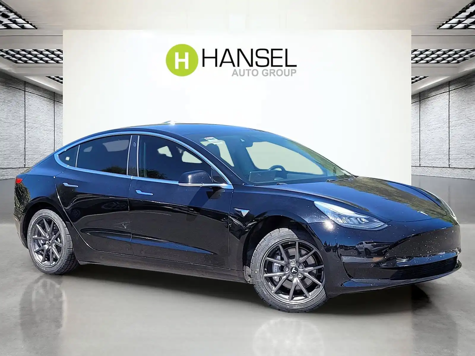 2019 Tesla Model 3 Standard Range Plus's photo