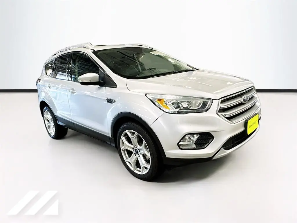 2017 Ford Escape Titanium 4WD photo 3