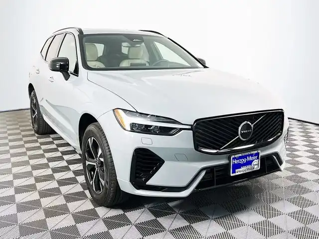2026 Volvo XC60 T8 Core Dark AWD's photo