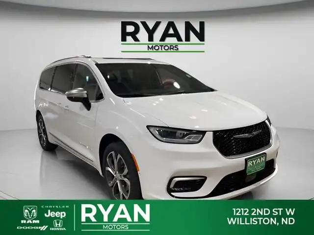 2026 Chrysler Pacifica Pinnacle AWD's photo
