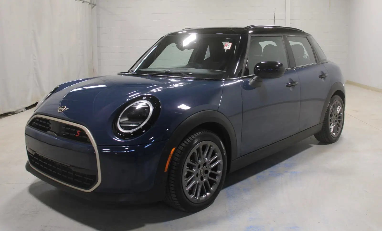 2026 MINI Hardtop Cooper S Signature's photo