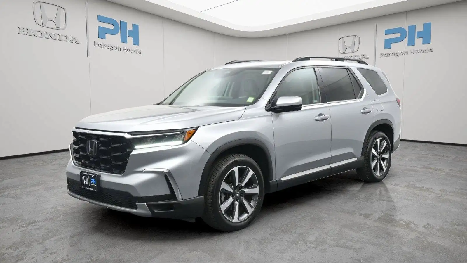 2024 Honda Pilot Touring AWD's photo