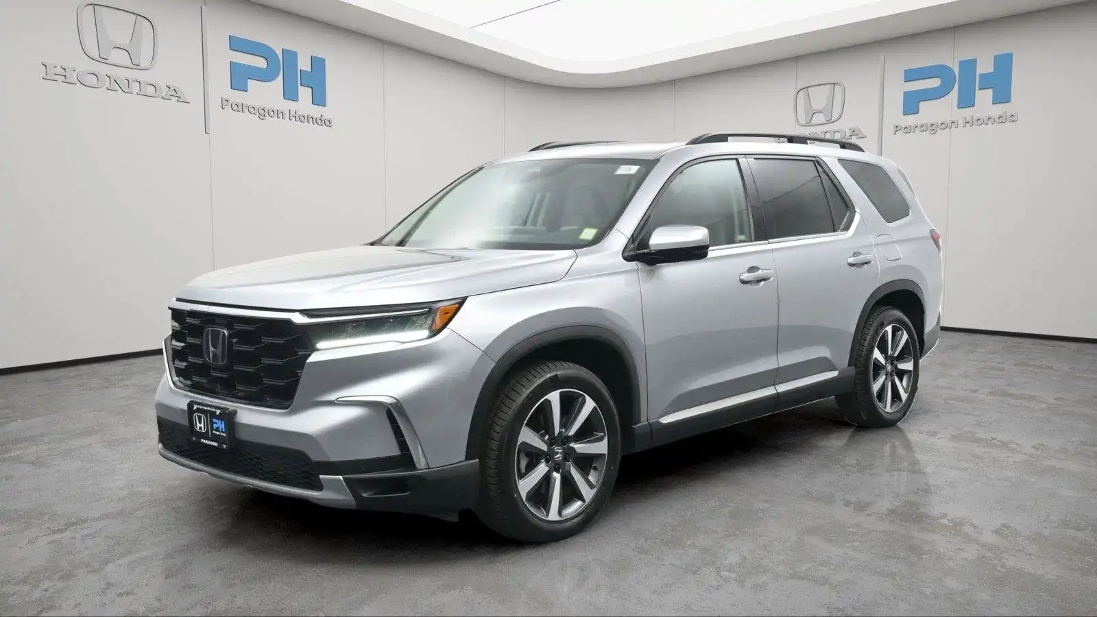 2024 Honda Pilot Touring AWD's photo