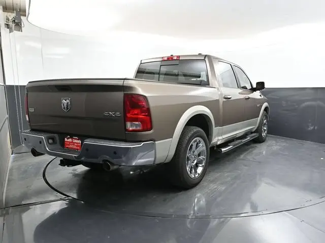 2010 RAM 1500 Laramie 4x4 Crew Cab photo 4