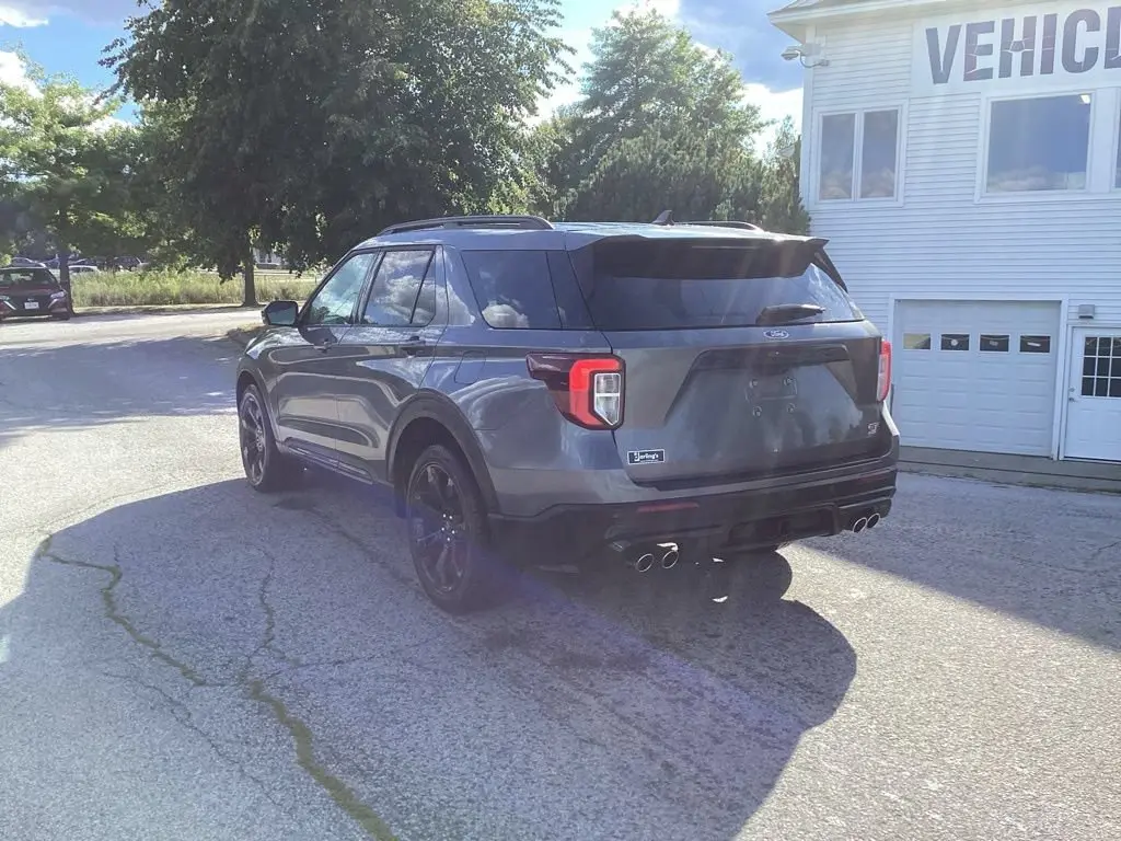 2024 Ford Explorer ST 4WD photo 4