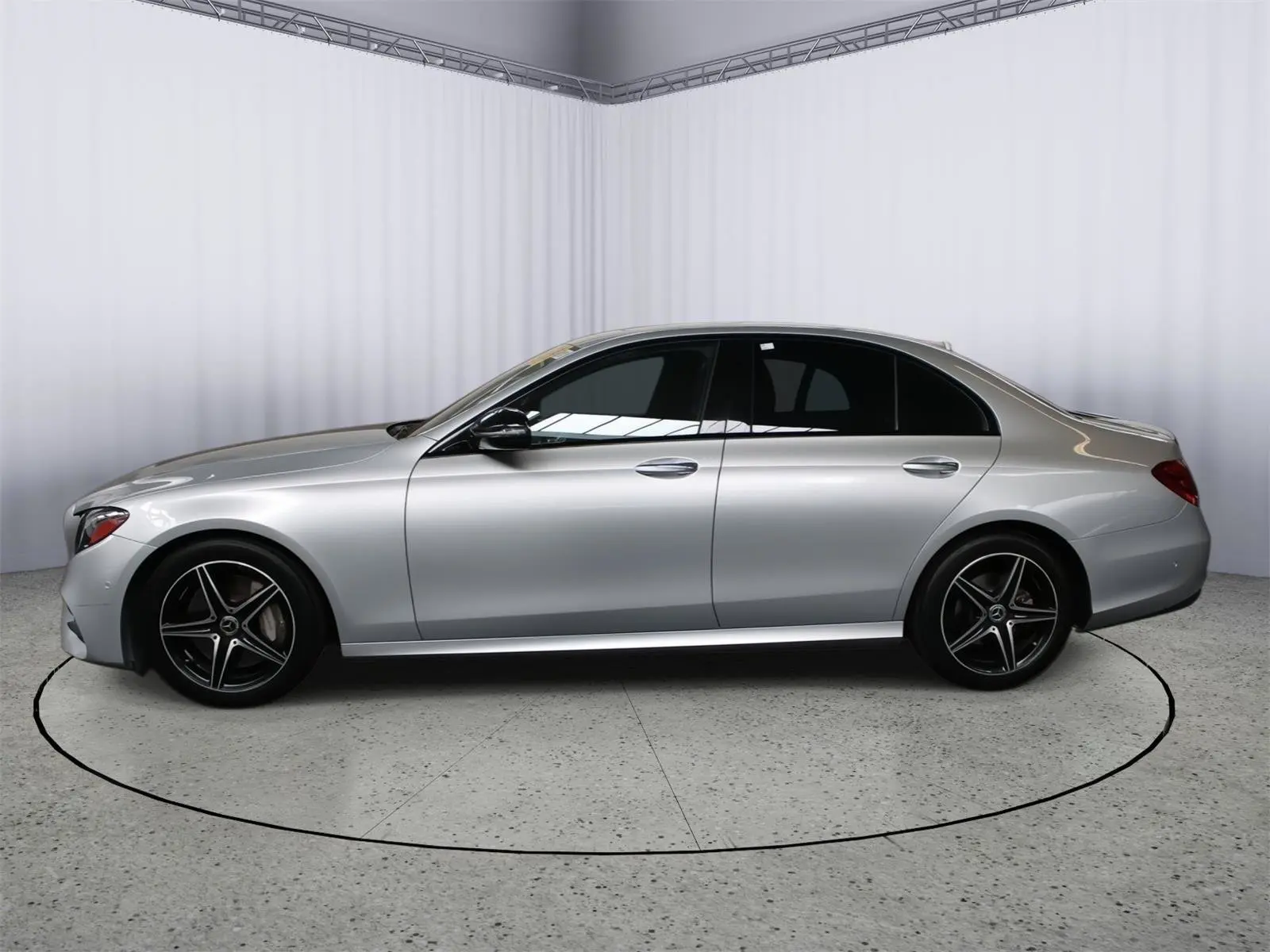 2018 Mercedes-Benz E-Class E300 photo 4