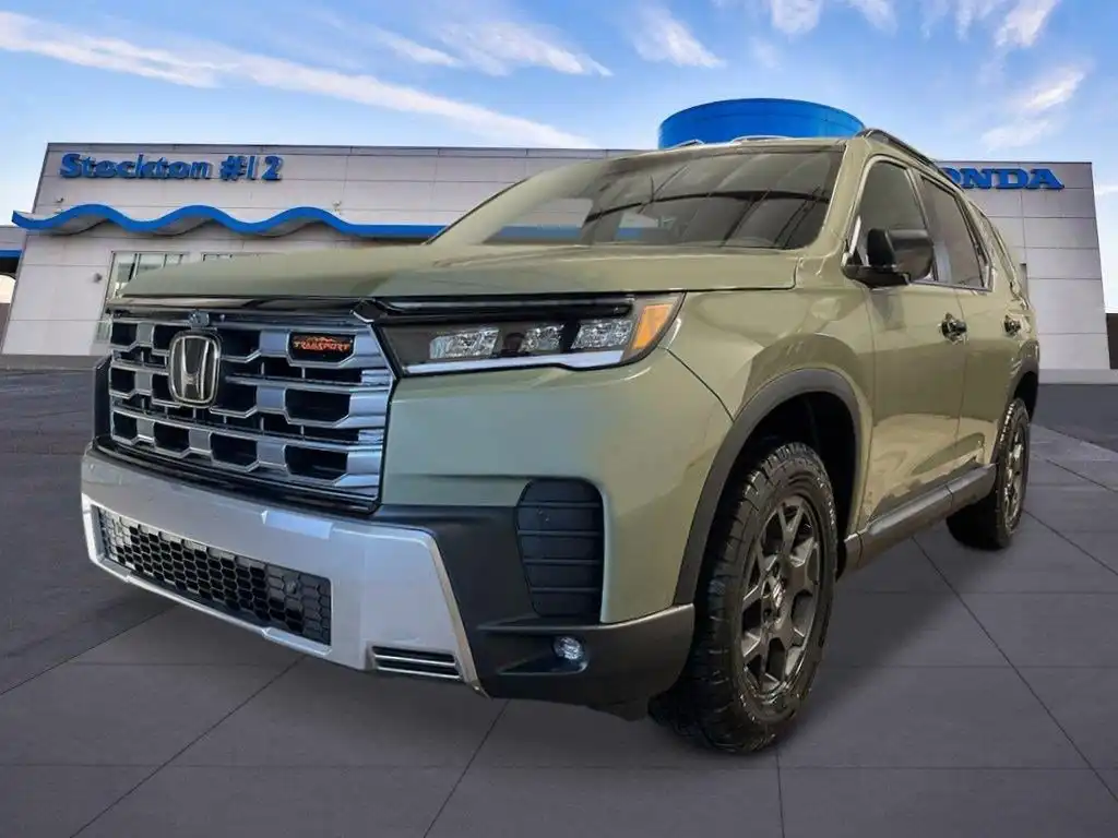 2026 Honda Pilot TrailSport AWD's photo