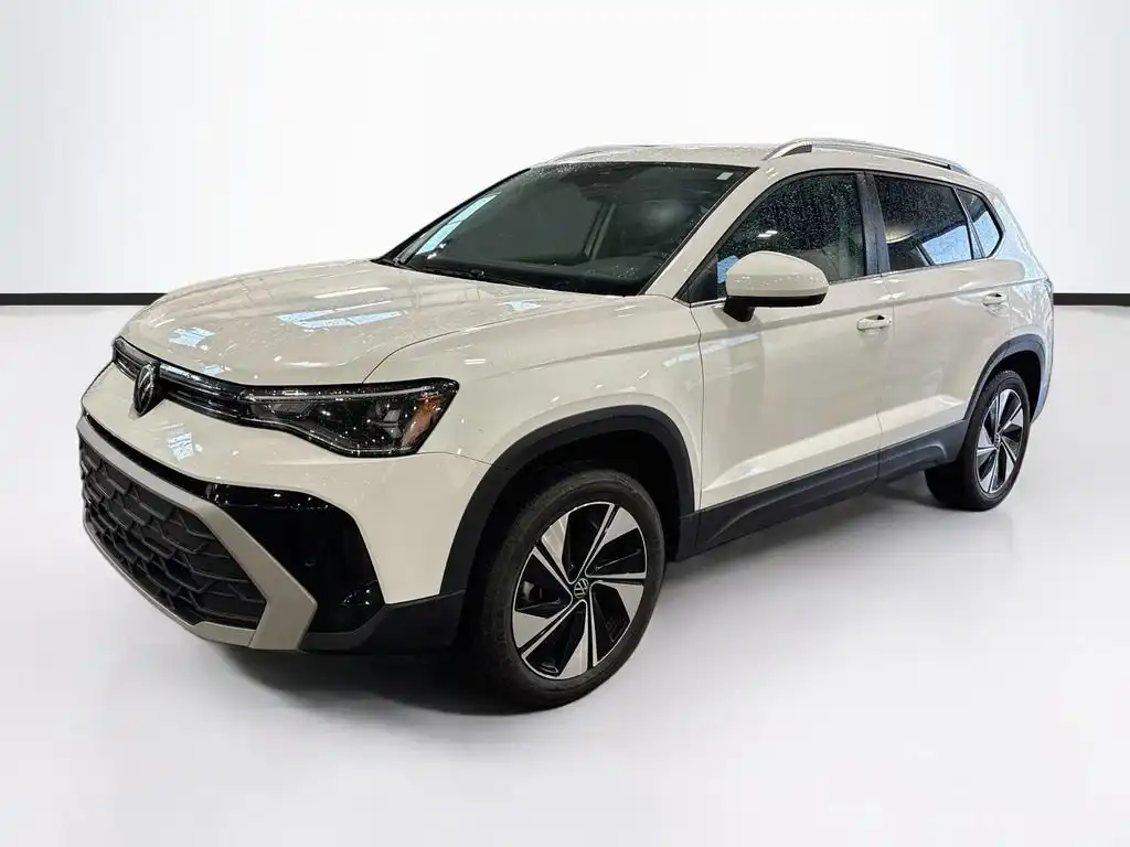 2025 Volkswagen Taos 1.5T SE 4Motion's photo