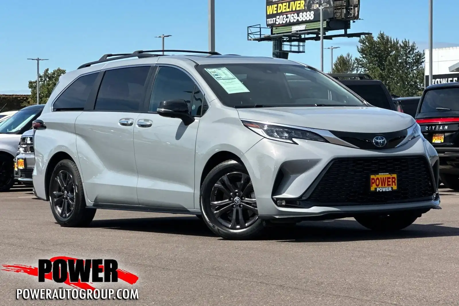 2024 Toyota Sienna XSE 7-Passenger Hybrid AWD's photo