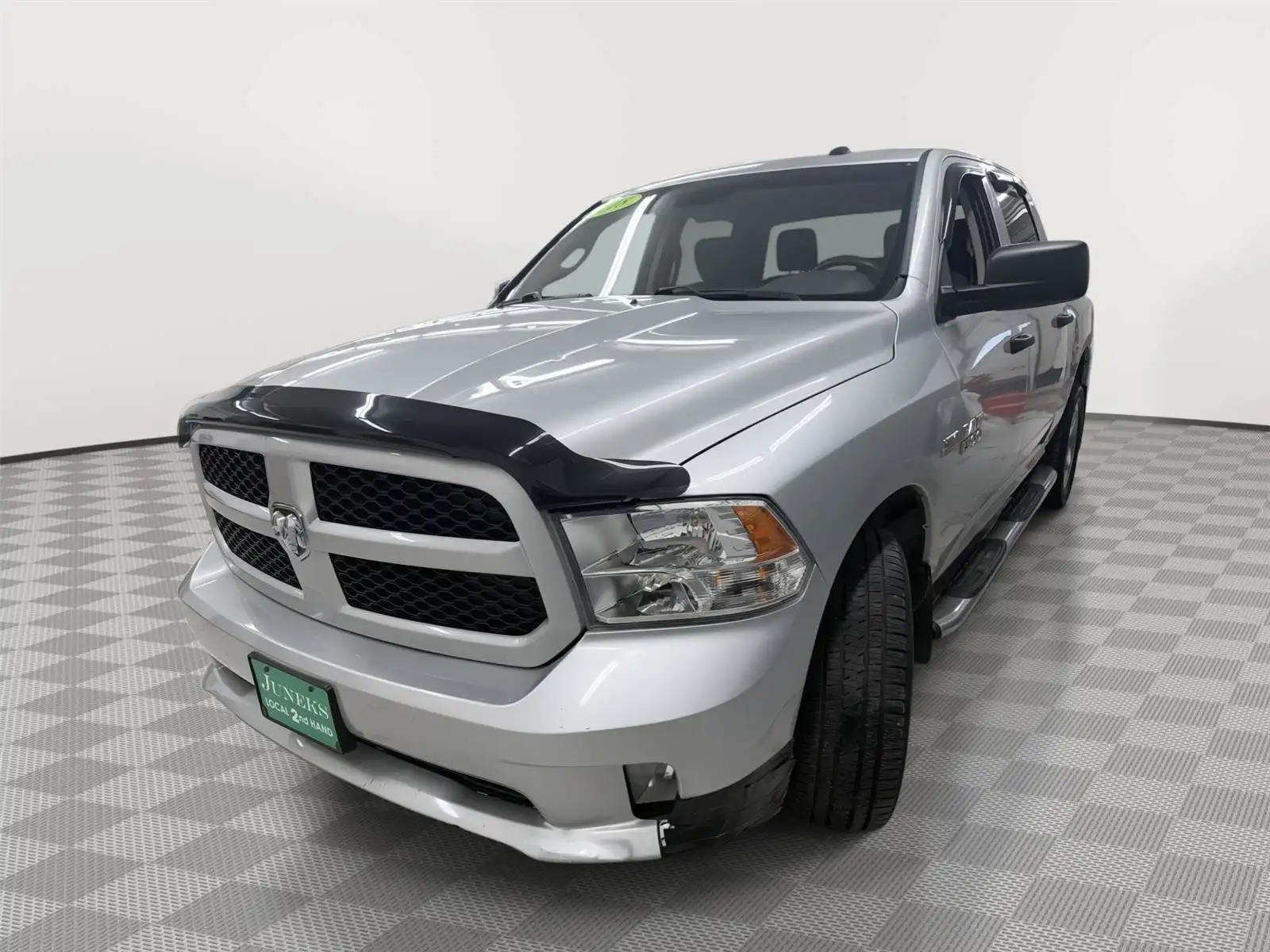 2018 RAM 1500 Express 4WD Crew Cab 5'7's photo