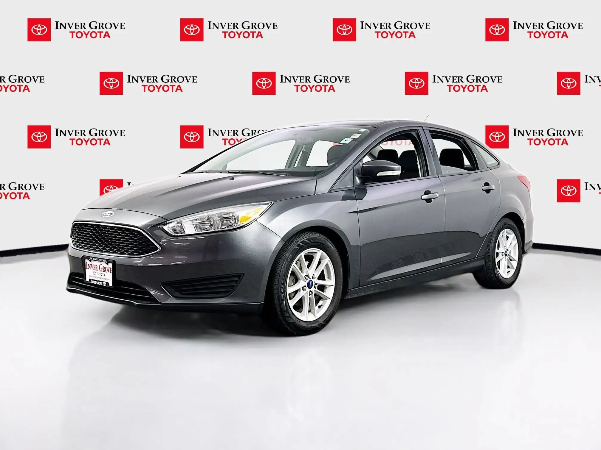 2017 Ford Focus Sedan SE's photo