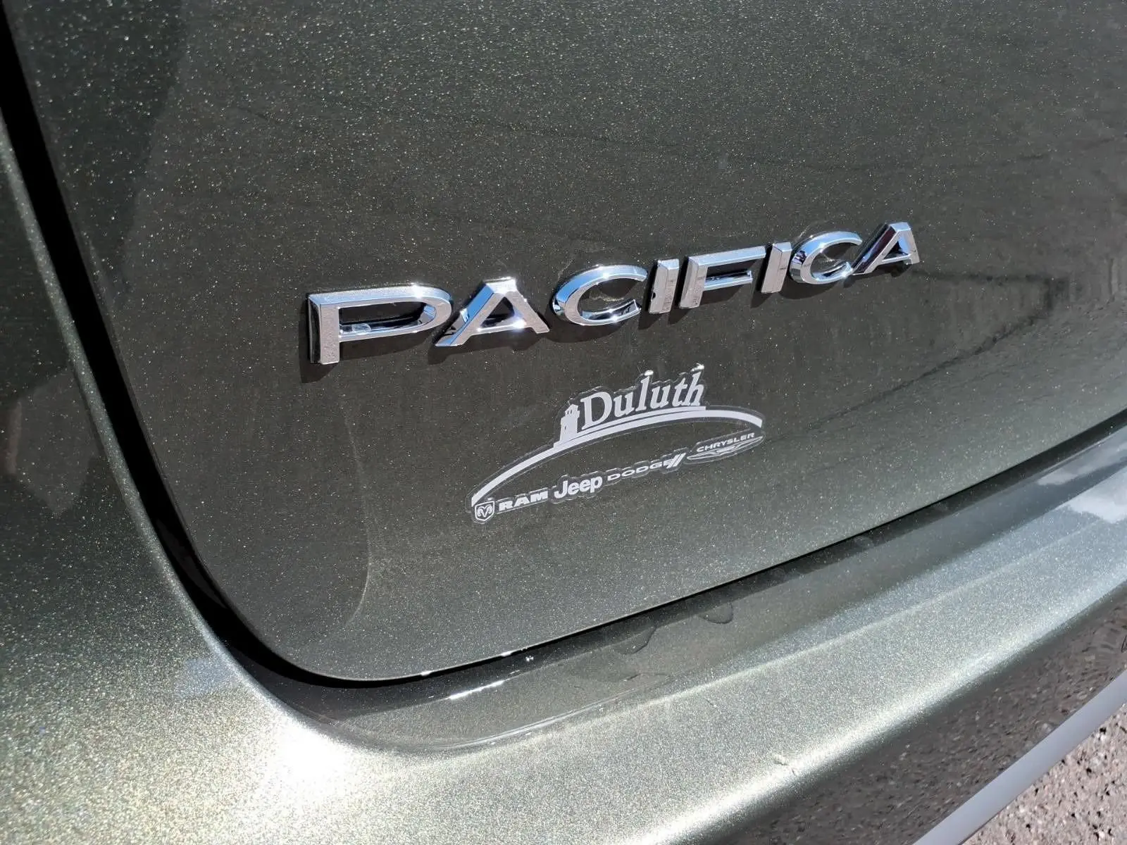2027 Chrysler Pacifica Select AWD photo 5