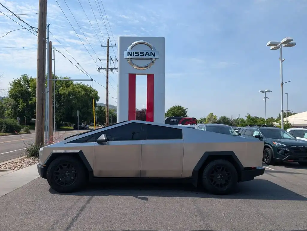 2025 Tesla Cybertruck All-Wheel Drive's photo