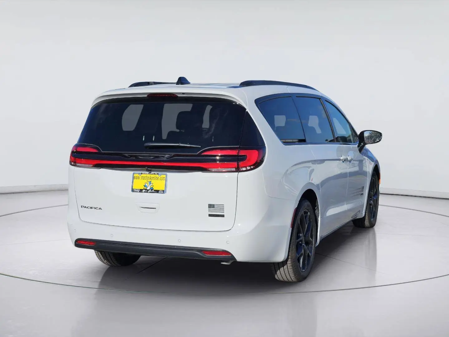 2027 Chrysler Pacifica Select photo 5