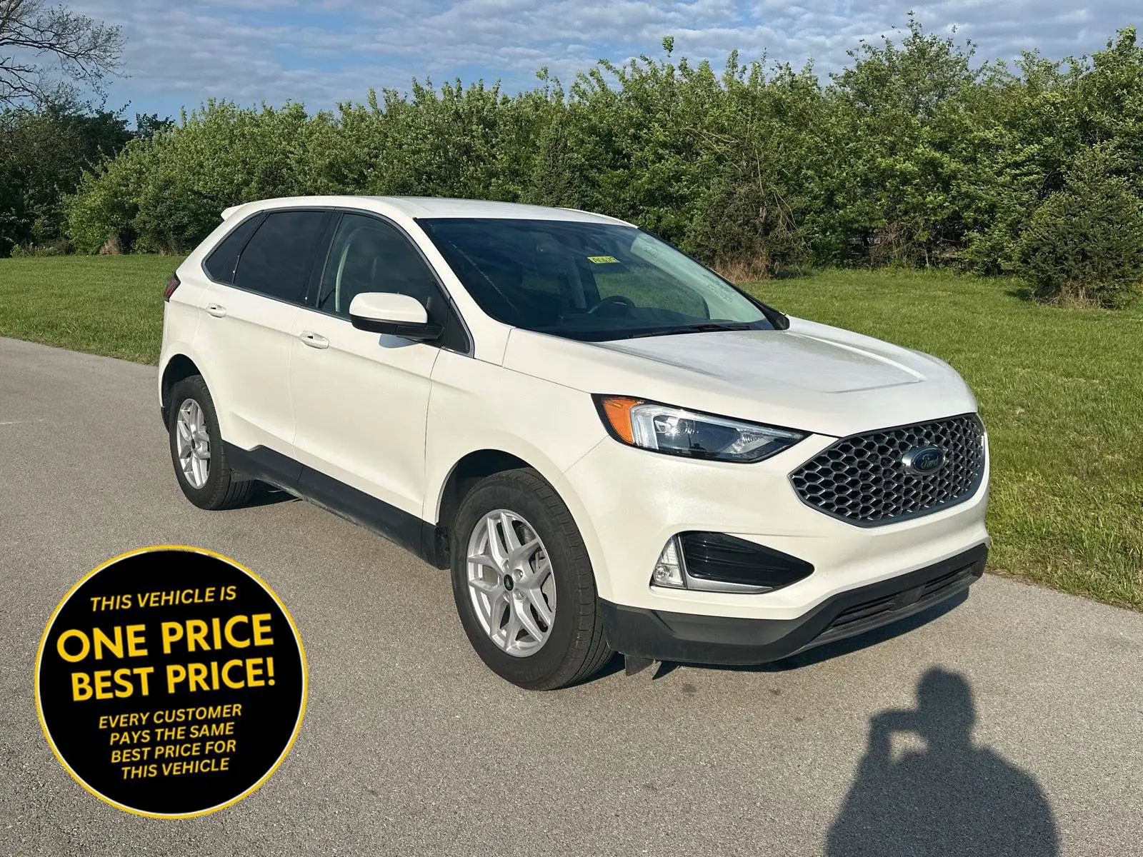 2023 Ford Edge SEL AWD photo 1