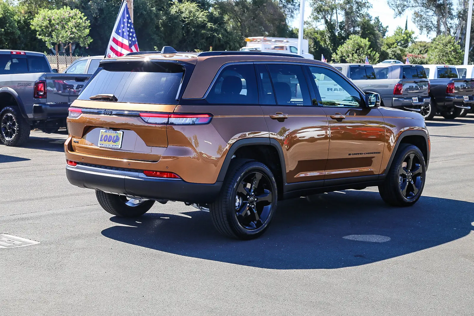 2026 Jeep Grand Cherokee Limited 4x4 photo 4