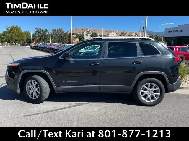 2015 Jeep Cherokee Latitude 4WD photo 4