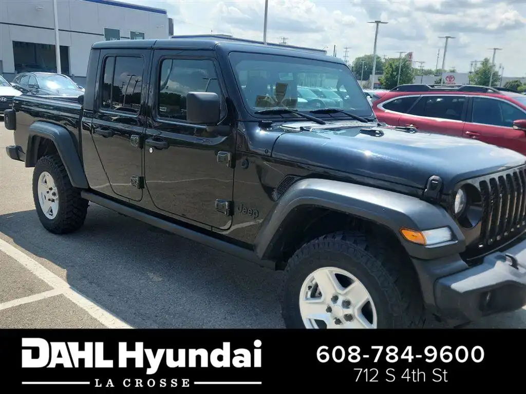 2020 Jeep Gladiator Sport S's photo
