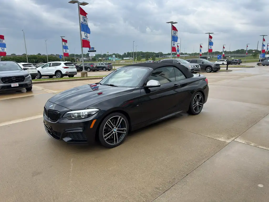 2019 BMW 2 Series M240i Convertible's photo