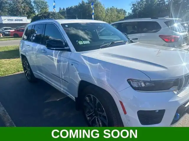 2023 Jeep Grand Cherokee Overland 4xe 4WD's photo