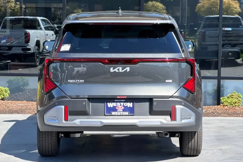 2027 Kia Seltos S AWD photo 5