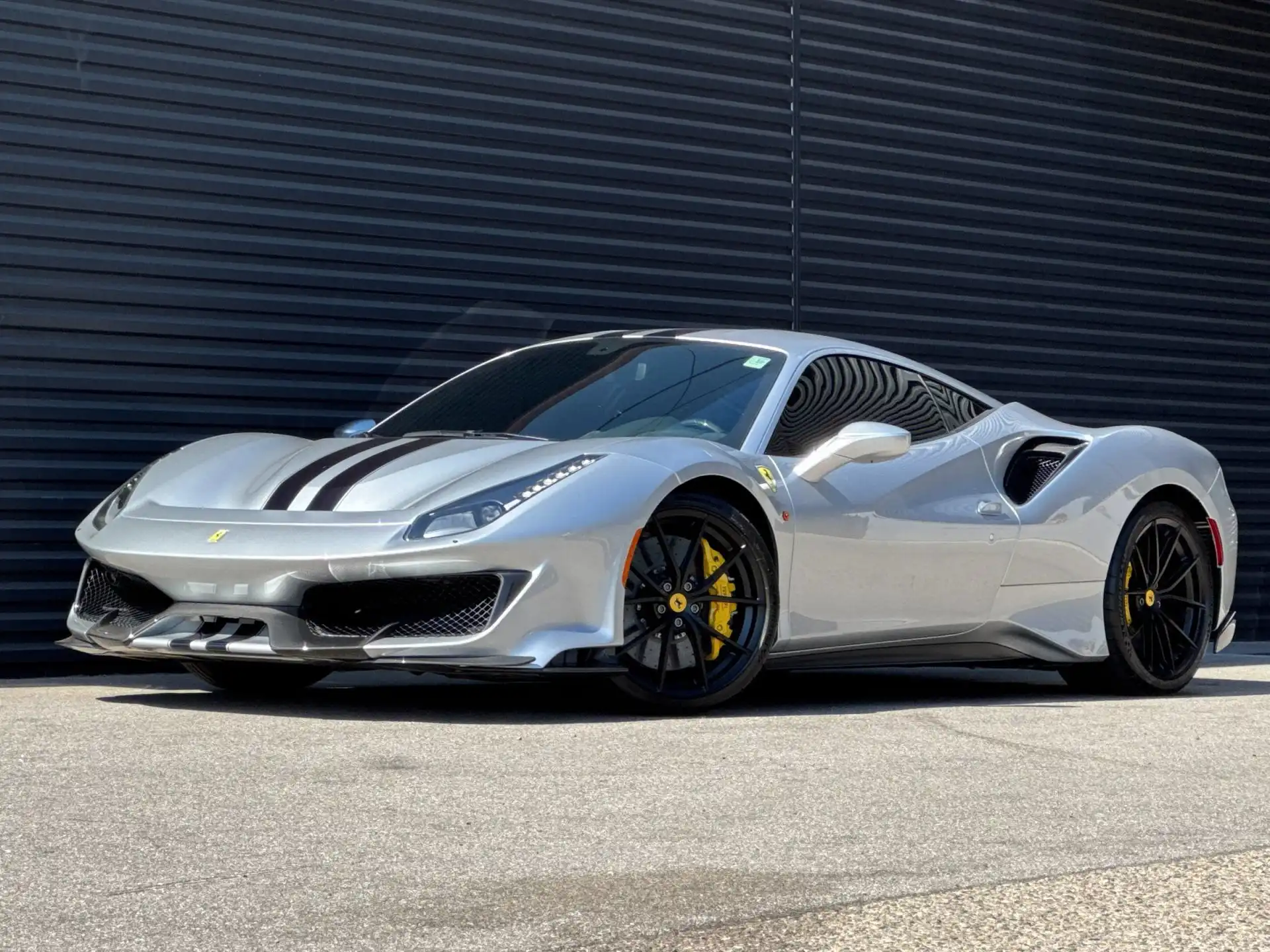 2019 Ferrari 488 Base's photo