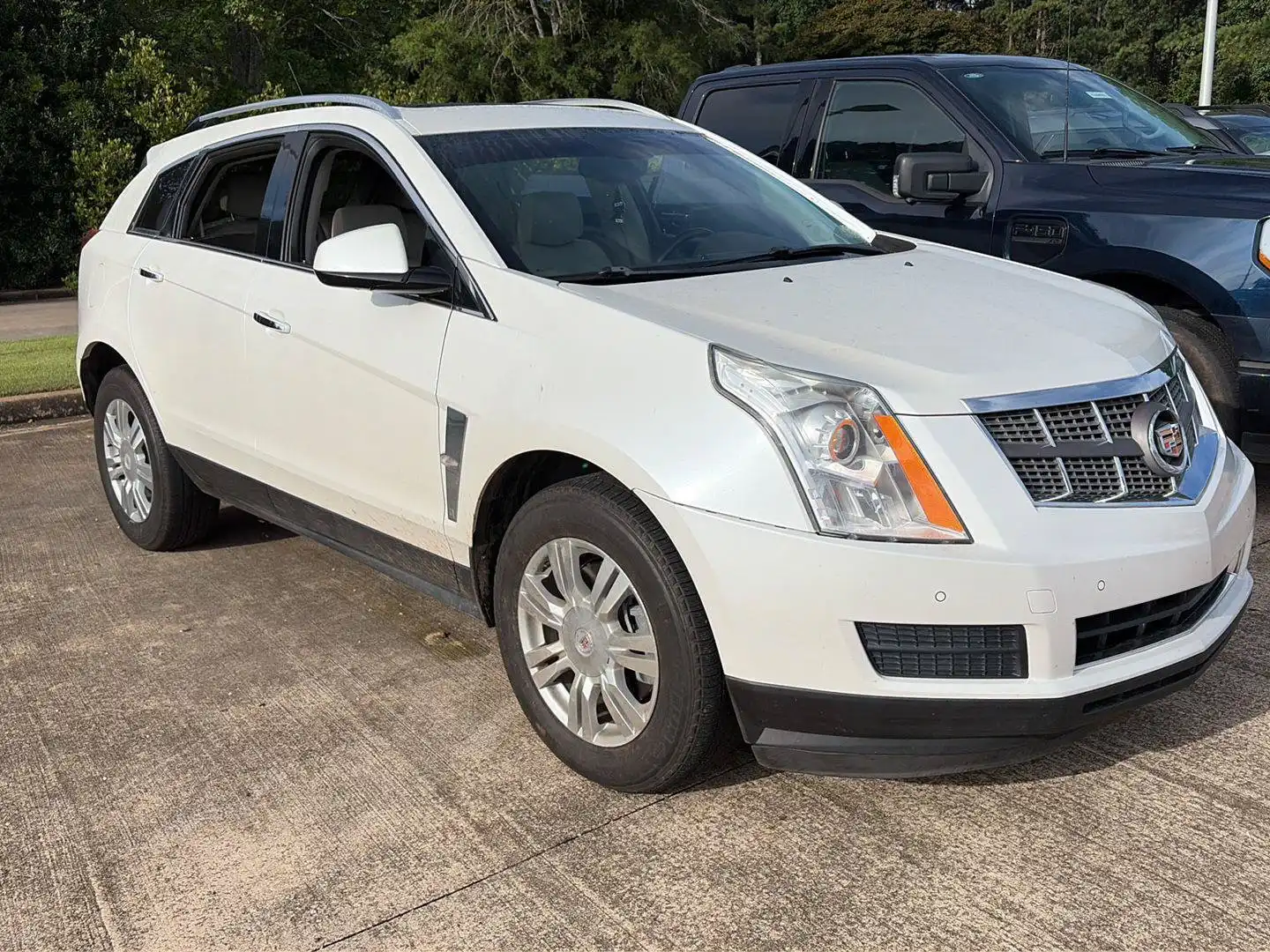 2010 Cadillac SRX FWD Luxury Collection's photo