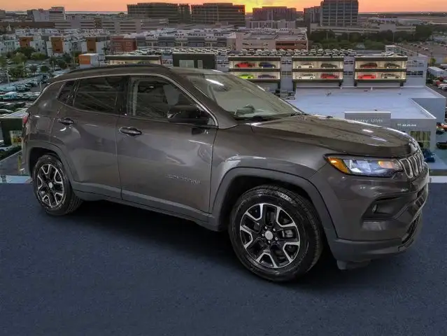 2022 Jeep Compass Latitude's photo