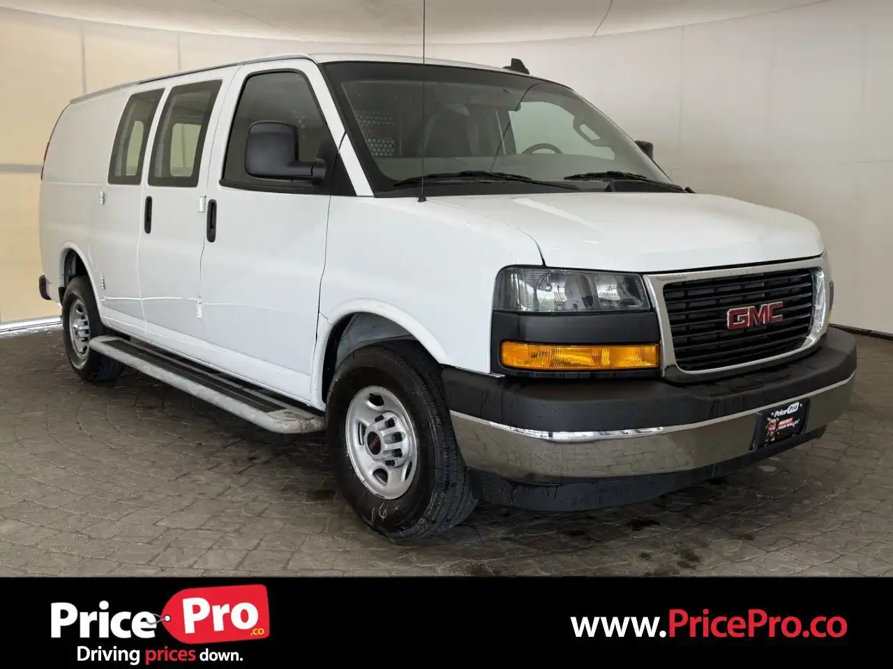 2022 GMC Savana 2500's photo