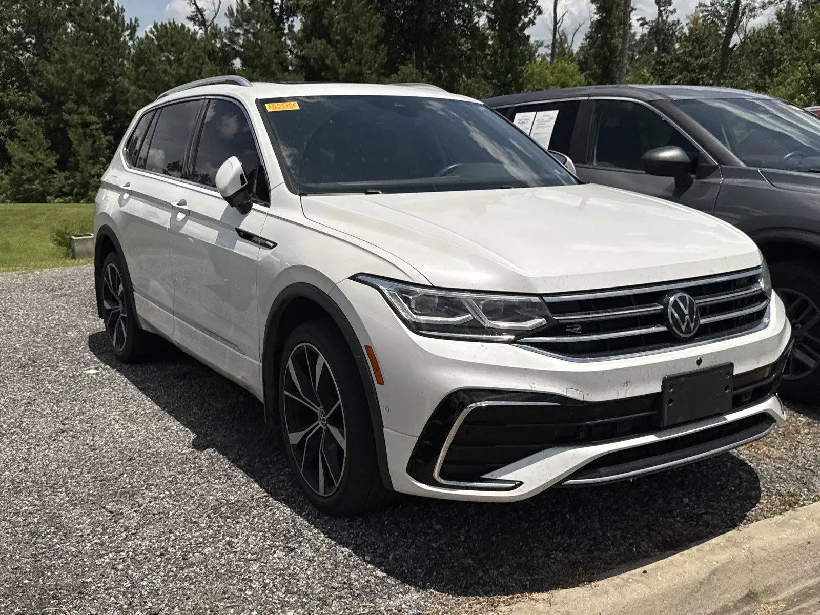 2022 Volkswagen Tiguan 2.0T SEL R-Line 4Motion's photo