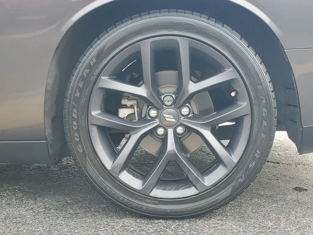 2021 Dodge Challenger R/T photo 4
