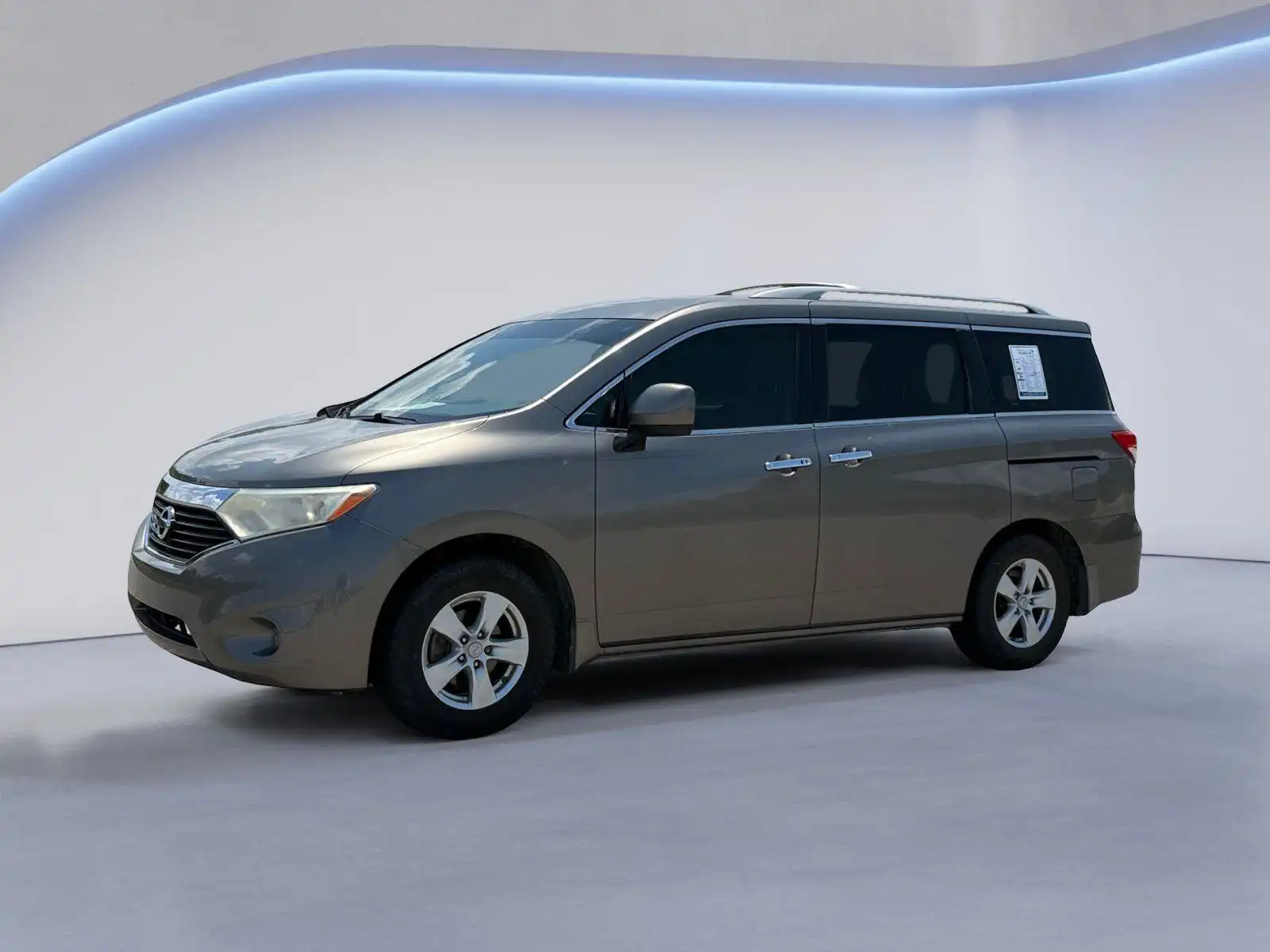 2015 Nissan Quest SV's photo
