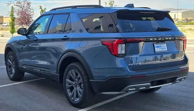 2026 Ford Explorer Active 4WD photo 3