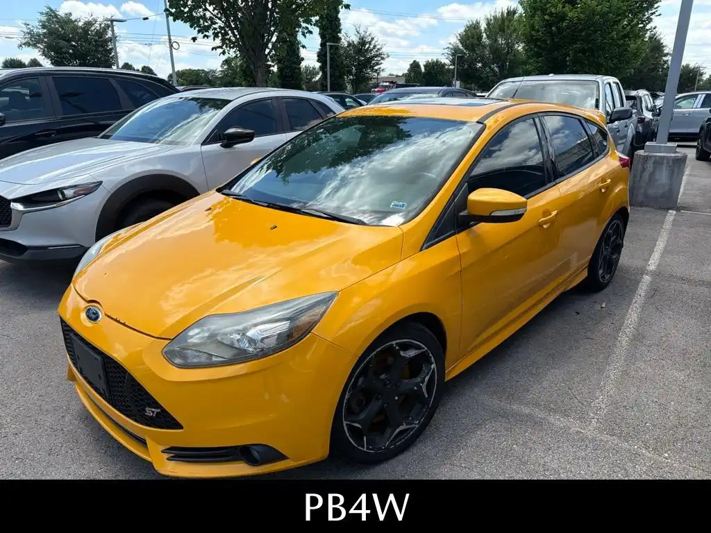 2013 Ford Focus 5 Door Hatch ST's photo