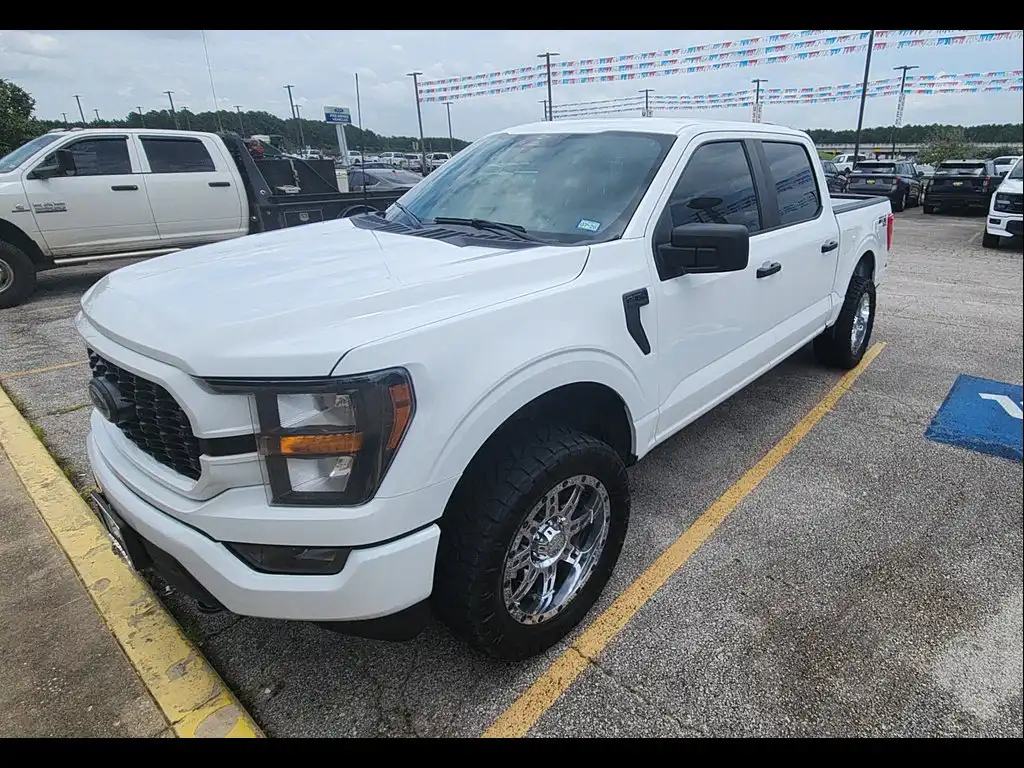 2023 Ford F-150 XL 4x4 SuperCrew 5-1/2 Box's photo