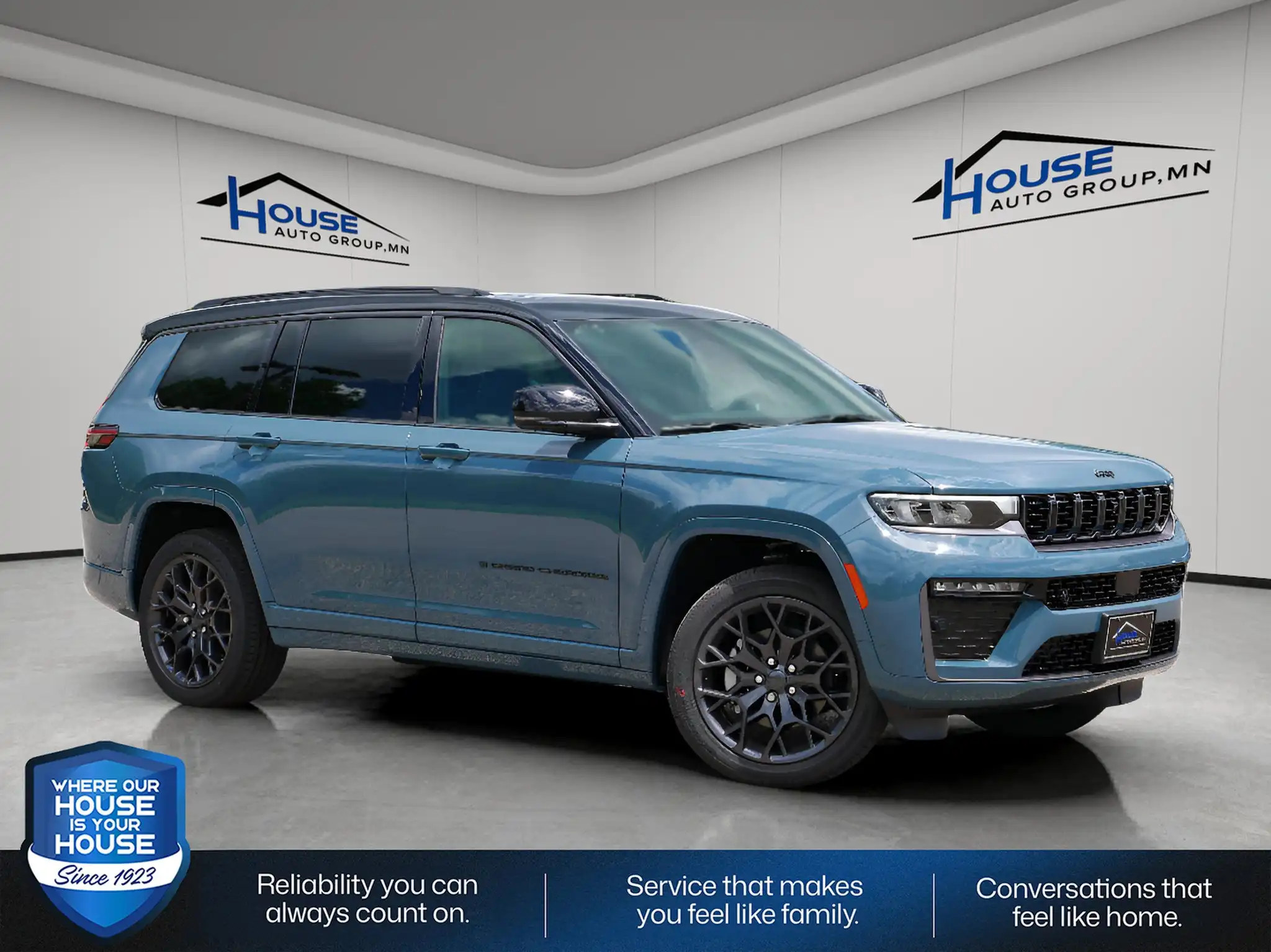 2026 Jeep Grand Cherokee L Summit 4WD's photo